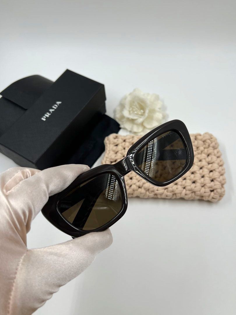 ⚜️Prada Cateye sunglass 🕶️🤎 (Category: Luxury Accessories) located in Makati City. Submitted by 90sangel (Listing ID 1456771845, Image 2). Description: •Item: Prada Cat eye sunglass 🕶️🤎 •Size: one size see photos above •Condition: Brand new condition. Color cigar 🤎 .