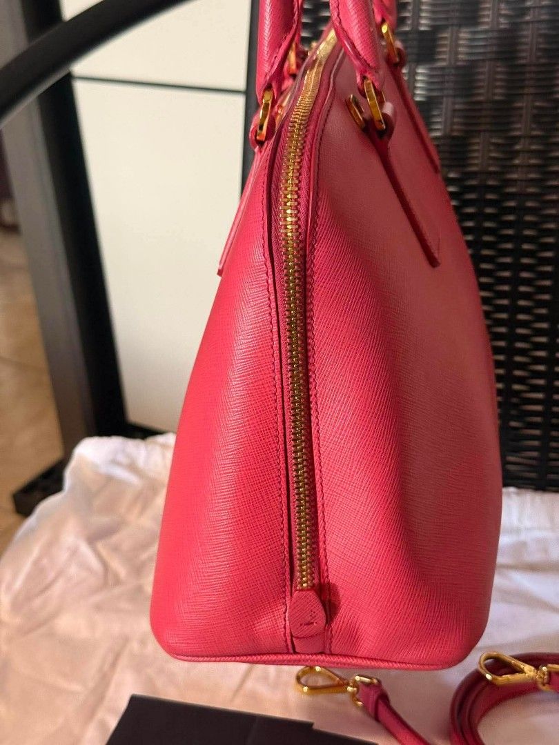 Prada Dome Saffiano (Category: Luxury Bags & Wallets) located in Passi. Submitted by janbelisario (Listing ID 1457762229, Image 3). Description: Prada Dome Saffiano Medium GUARANTEED ORIGINAL #1.