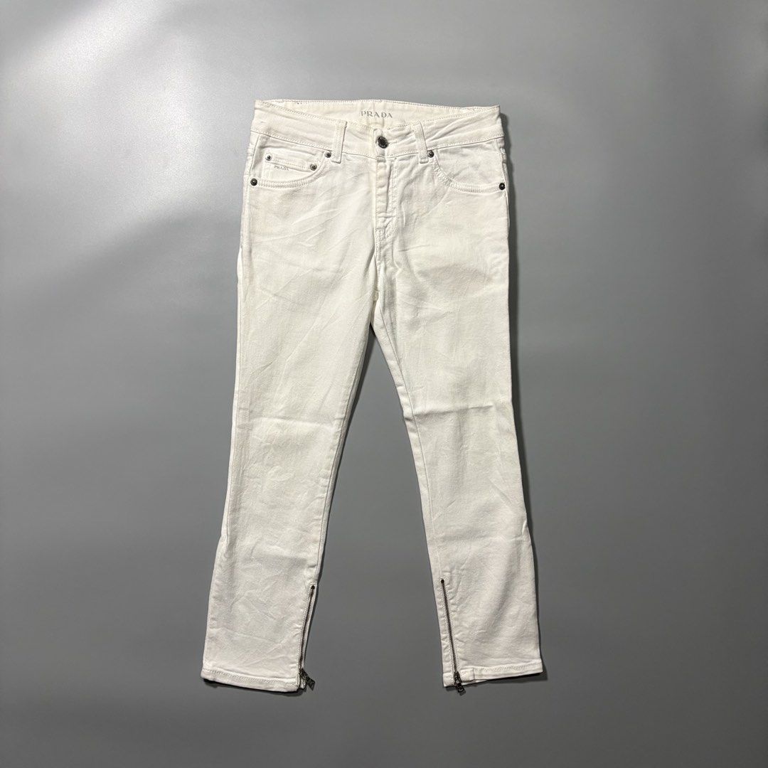 Prada White Skinny Cropped Leg Jeans (Category: Luxury Apparel) located in Tayabas. Submitted by bayabaskartell (Listing ID 1457724106, Image 1). Description: .