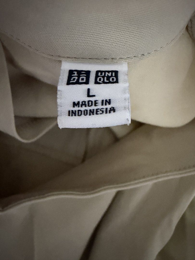 Preloved Uniqlo Blouse (Category: Blouses) located in Pasig City. Submitted by aj_tangerine (Listing ID 1457831171, Image 3). Description: .
