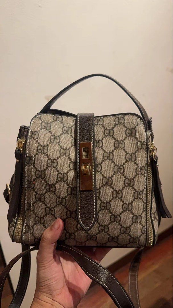 Premium preloved bags (Category: Shoulder Bags) located in Pasay City. Submitted by bagsobssessiob (Listing ID 1457899828, Image 2). Description: .