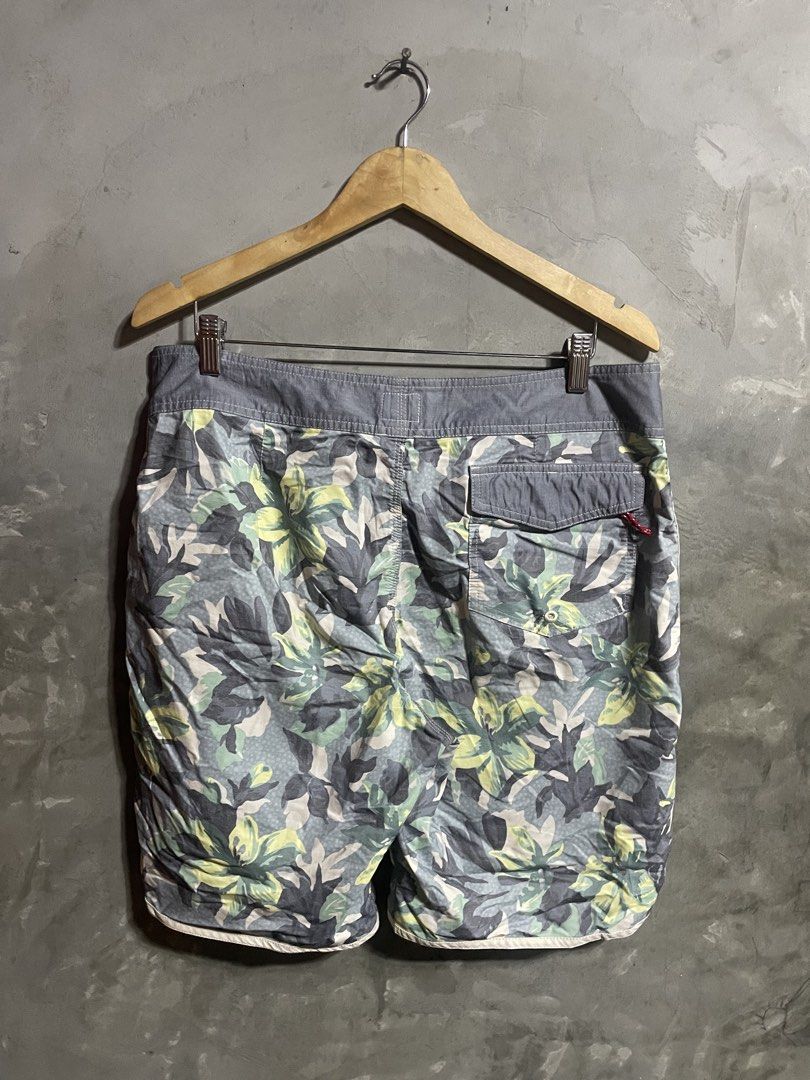 Quicksilver Boardshort (Category: Activewear) located in Polomolok. Submitted by checksover_stripes (Listing ID 1457822906, Image 2). Description: W 17 L 20 No issue Excellent Condition 9/10 Color Rate.