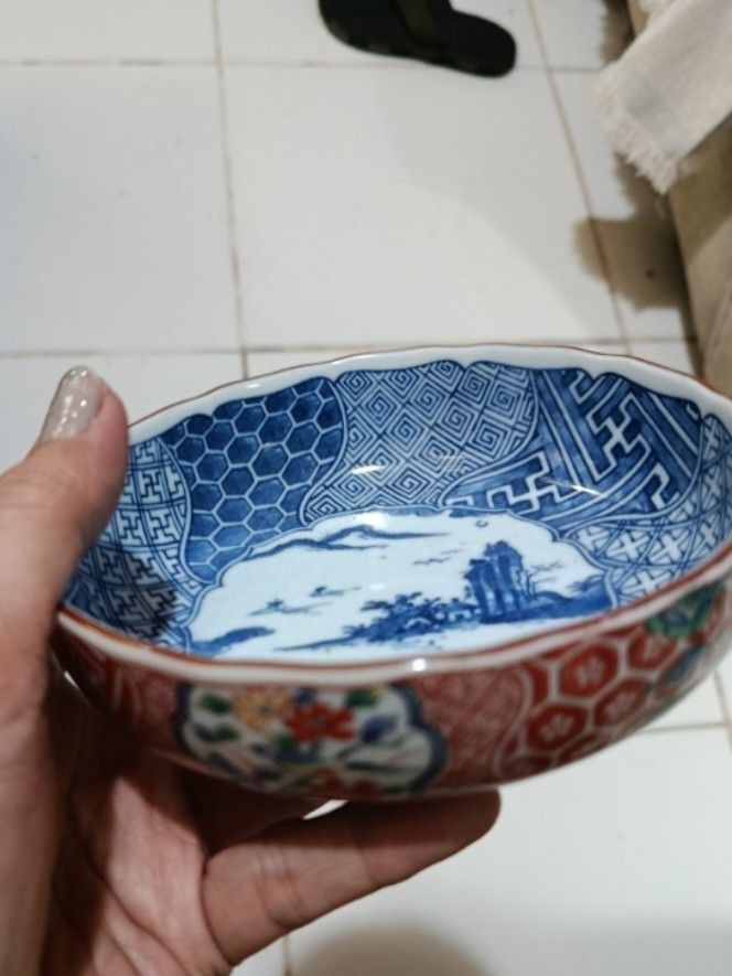 Ramen soup bowl imari aritaware 4pcs available (Category: Dinnerware & Cutlery) located in Quezon City. Submitted by kristal68 (Listing ID 1457396478, Image 3). Description: p50 each.