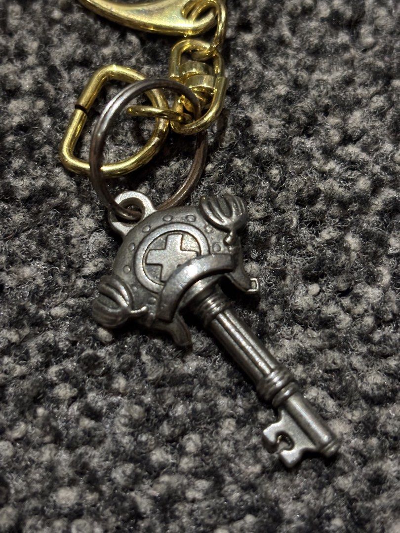 RARE One piece Metal Keychain (Category: Announcements) located in Bulacan. Submitted by thriftstarph (Listing ID 1457860362, Image 2). Description: PLEASE READ THE DESCRIPTION BELOW‼️ RARE One piece Metal Keychain Tony Tony Chopper From: Japan .