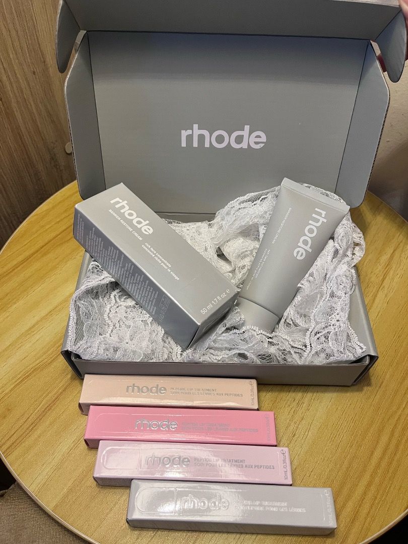 Rhode Peptide Lip Treatment (Category: Makeup) located in Makati City. Submitted by glowcart.mnl (Listing ID 1457760882, Image 1). Description: accepting negotiations ! :) .