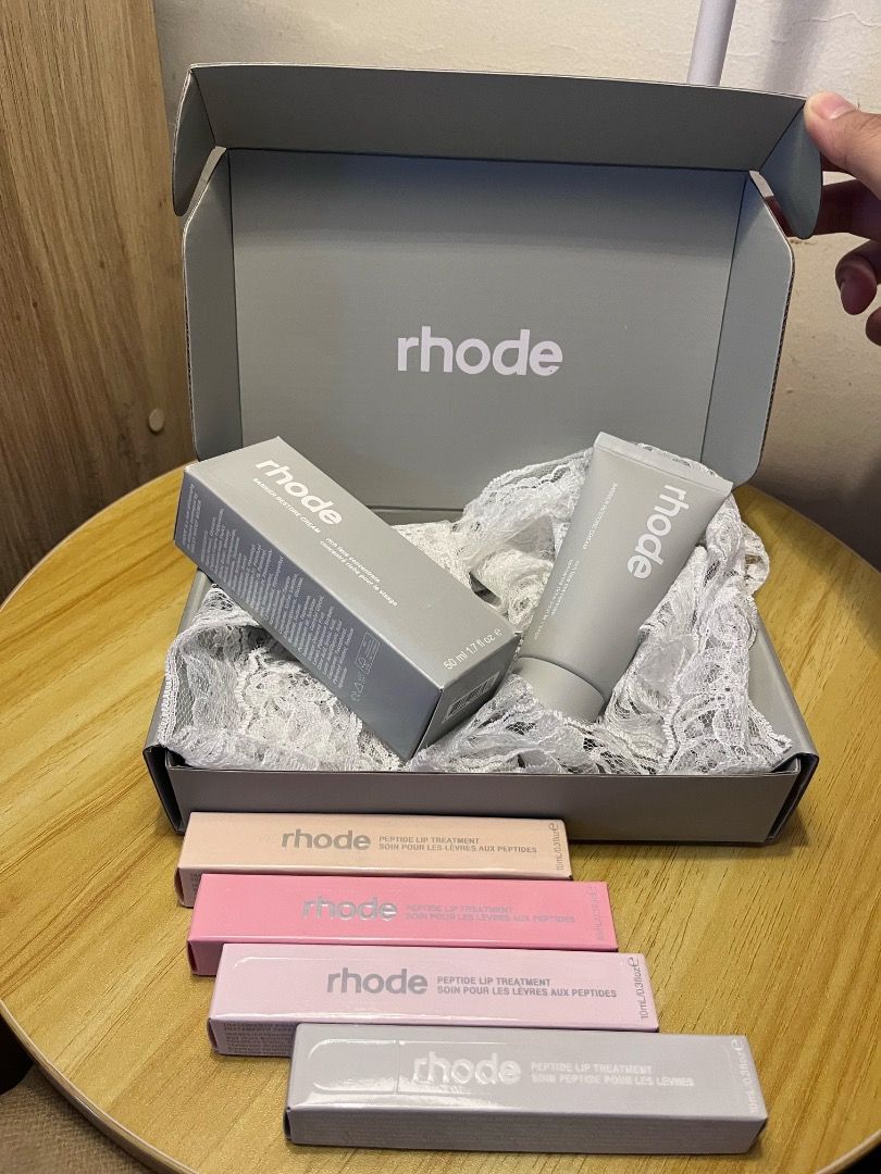 Rhode Peptide Lip Treatment (Category: Makeup) located in Makati City. Submitted by glowcart.mnl (Listing ID 1457760882, Image 2). Description: accepting negotiations ! :) .
