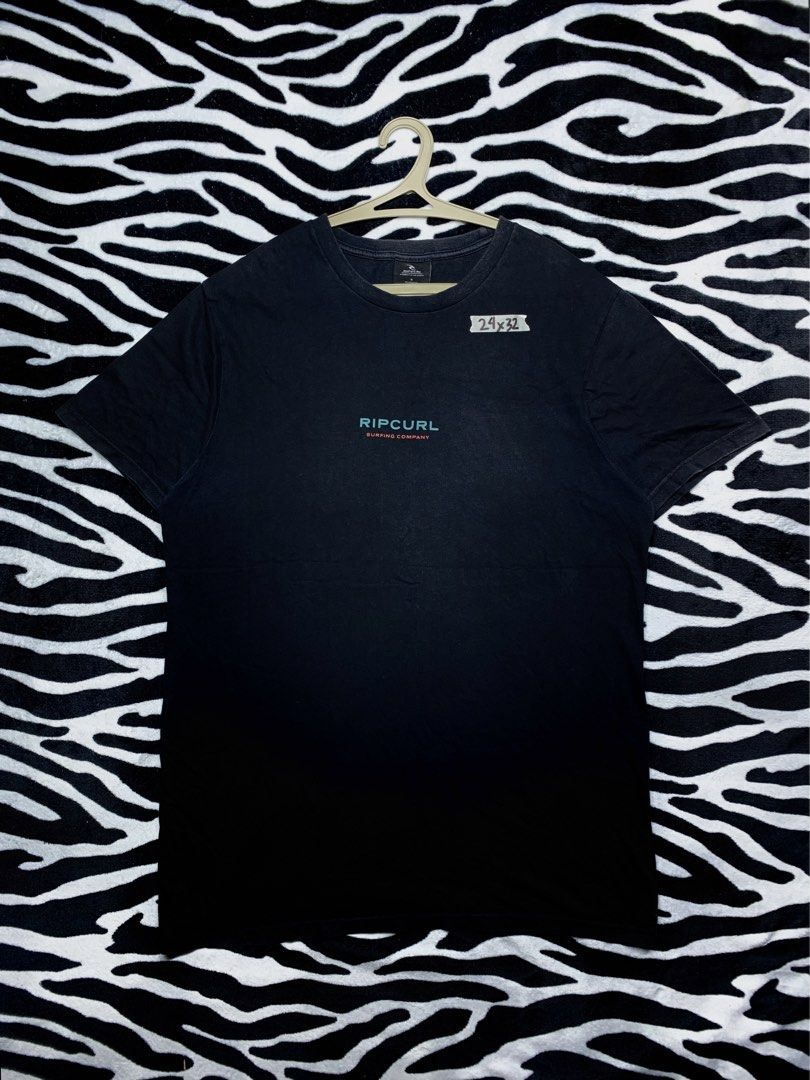 Rip Curl Surfboard Shirt (Category: Activewear) located in Cagayan de Oro. Submitted by yooow.c (Listing ID 1457795735, Image 1). Description: 24 x 32 - good condition - color fade sa armpit - color rate: 8.8/10 - need wash .