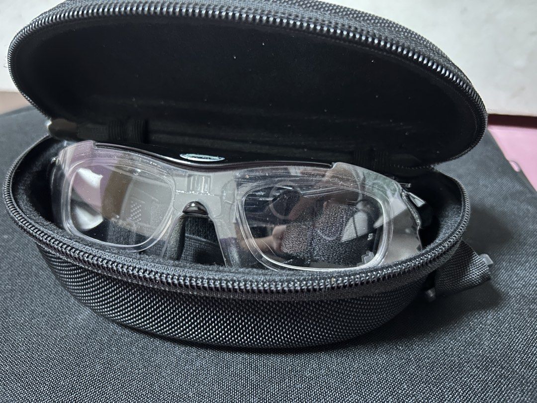 RockBros eyewear (with microfiber cloth) (Category: Sunglasses & Eyewear) located in Manila. Submitted by angelesla94505 (Listing ID 1457866179, Image 3). Description: RockBros Eye wear eye glasses for cycling/motor/bike .