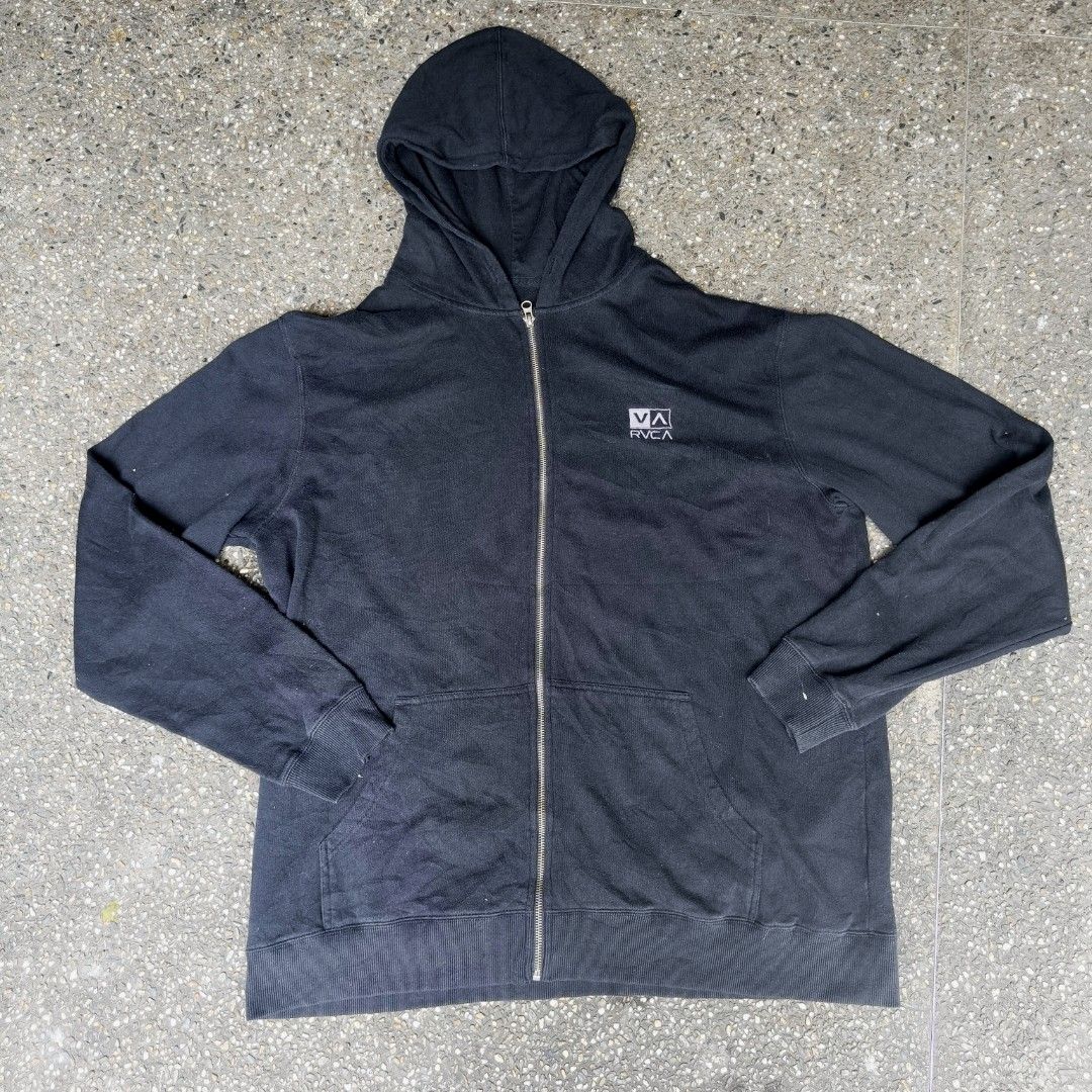 RVCA cotton Jacket XXL on tag (Category: Hoodies) located in Cavite. Submitted by theimpulsivebuyer23 (Listing ID 1457818351, Image 1). Description: XXL ON TAG BEST FIT L-XL men Large if matangkad ka.