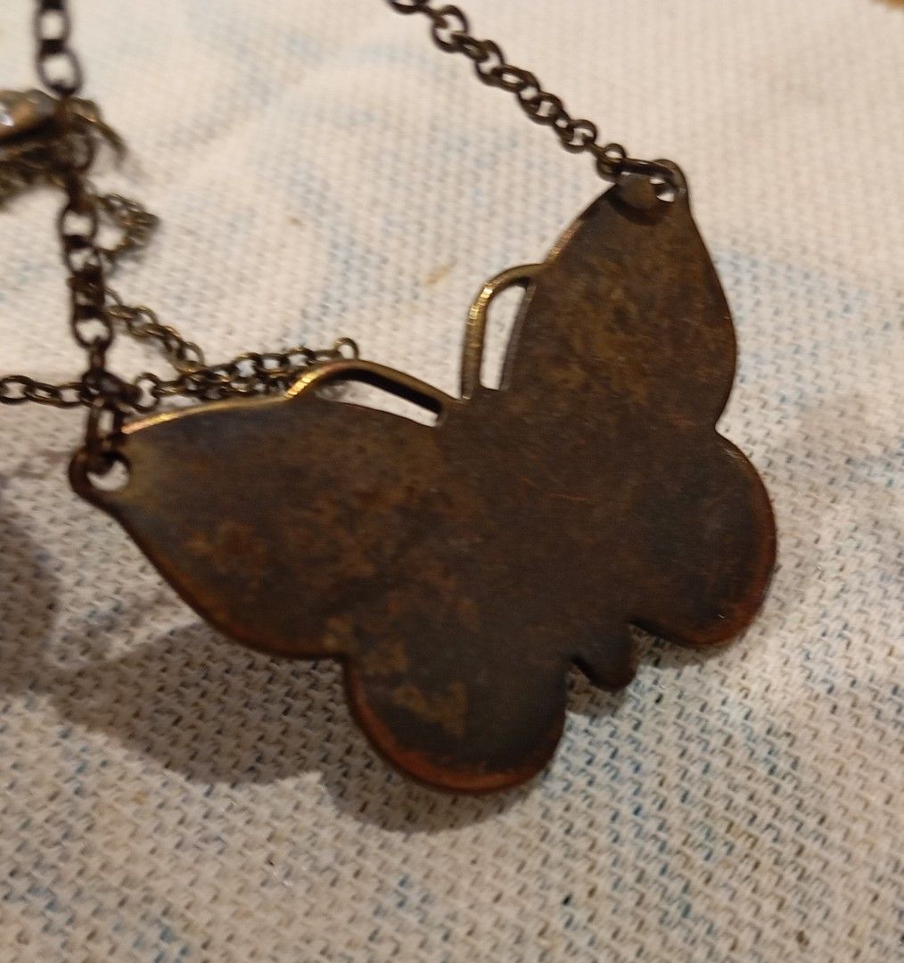 SALE: PARFOIS NECKLACE (Category: Necklaces) located in Makati City. Submitted by fr_lll (Listing ID 1457787548, Image 1). Description: SALE: PARFOIS NECKLACE Parfois Necklace Brand : Parfois Condition : Heavily used with significant discoloration. Chain close to lock broke off but can easily be reattached. See last photo. Aside from this, the pair is in good wearable condition. Initially intended to turn this into an art project but haven't had 