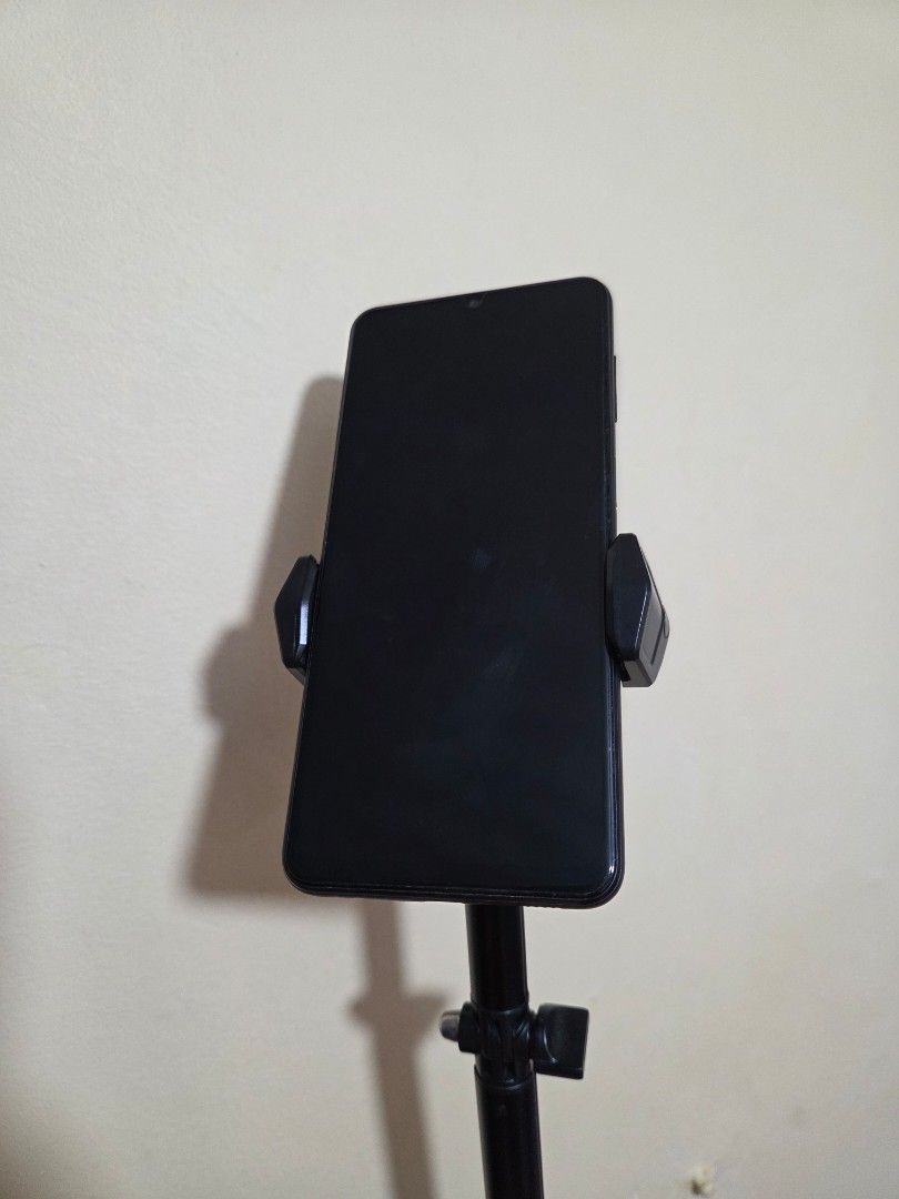 Samsung A12 128gb Second-Hand (Category: Samsung) located in Manila. Submitted by gammacurry (Listing ID 1457842487, Image 2). Description: A 2nd hand Samsung A12 Sold with no Box and No Charger.