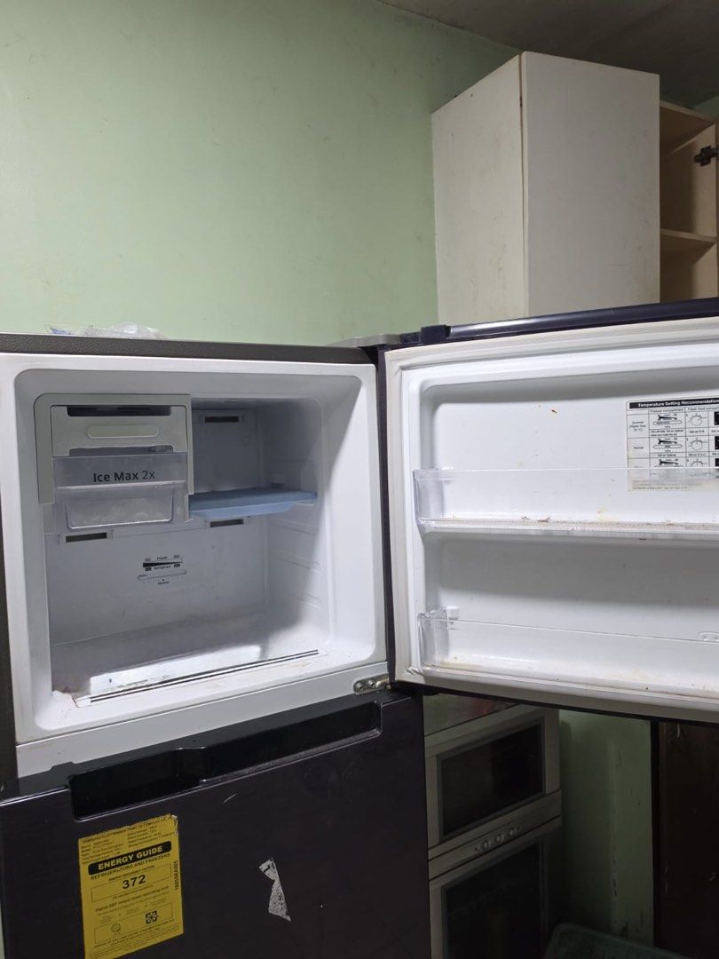 Samsung Frost Free Refrigerator (Category: Refrigerators and Freezers) located in Quezon City. Submitted by cecille_mua (Listing ID 1457831335, Image 2). Description: - Samsung Refrigerator SR-S22RBDT - 23L Capacity - Works well and keeps food fresh - Top freezer compartment - Plenty of interior space for groceries - Energy efficient - Pick up only -SRP is 2XXXX.