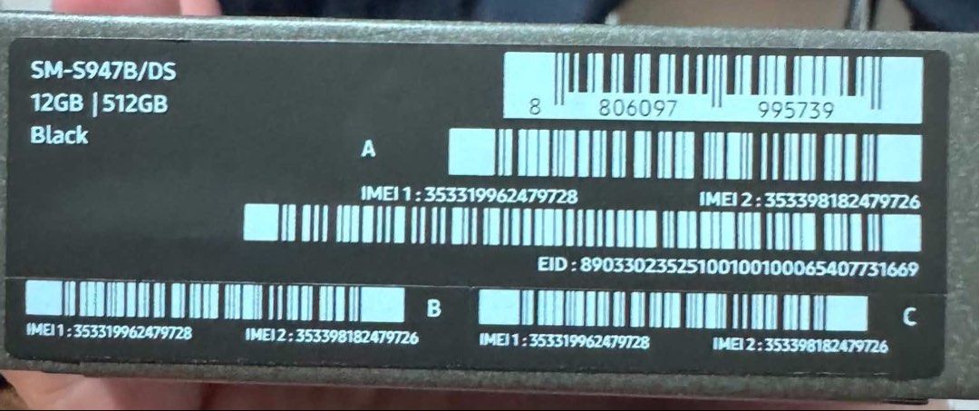 Samsung S26+ (sealed unit) 512GB (Category: Samsung) located in Manila. Submitted by dangschoice (Listing ID 1457756592, Image 2). Description: SELLING LOW - Samsung S26+ Brand new, sealed unit - Color: Black - Storage: 512GB - Ram: 12GB - 6.7” - Latest Galaxy S series model. - Perfect for storing all your files and media - Perfect for photos and videos SRP nito is nasa around 80k something (for reference) Mop: gcash / bdo / chinabank Meet up : M