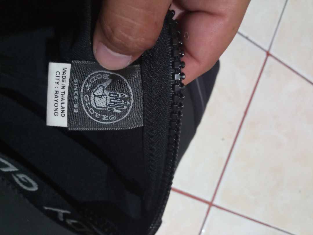Scuba diving gear (Category: Other Sports Equipment and Supplies) located in Cavite. Submitted by goodluckythrifty (Listing ID 1457795992, Image 3). Description: .