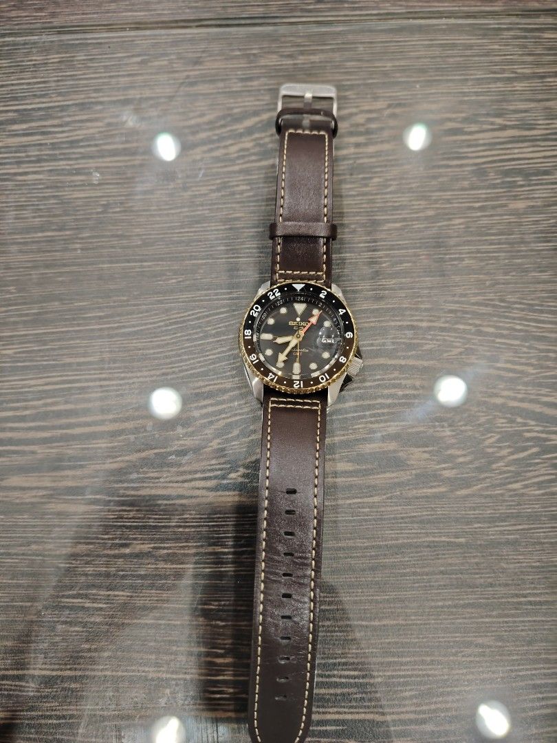 SEIKO Automatic (Category: Watches) located in Sepang. Submitted by deenscollection (Listing ID 1457743128, Image 3). Description: Seiko S Series Automatic Harga Asal RM2100 Tali Full Leather Kotak Ori ada sekali Water Resistant 10 BAR Urgent nak jual RM1200. Still NEGO..
