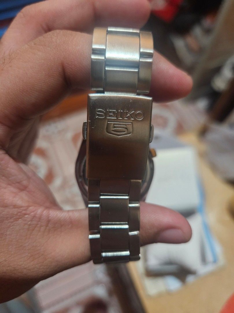 Seiko 5 sports explorer (Category: Luxury Watches) located in Manila. Submitted by arliemonto26003 (Listing ID 1457752661, Image 3). Description: For sale Seiko 5 sports explorer gold dial with box Pwede sa masalen 9/10 condition 4000 negotiable Taguig meetup or lalamove.