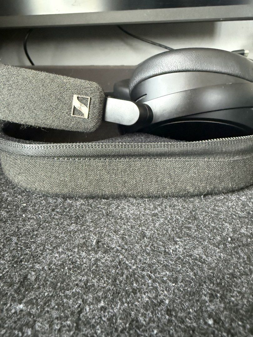 Sennheiser Momentum 4 (Category: Headphones & Headsets) located in Binan City. Submitted by imelvinnnnn (Listing ID 1457735320, Image 2). Description: Sennheiser Momentum 4 Complete Accessories Battery Life: Up to 60 hours on a single charge. Noise Cancellation: Adaptive Hybrid ANC that adjusts to your environment. Sound Quality: Features a 42mm transducer system for high-fidelity audio. Connectivity: Bluetooth 5.2 with support for multipoint pai