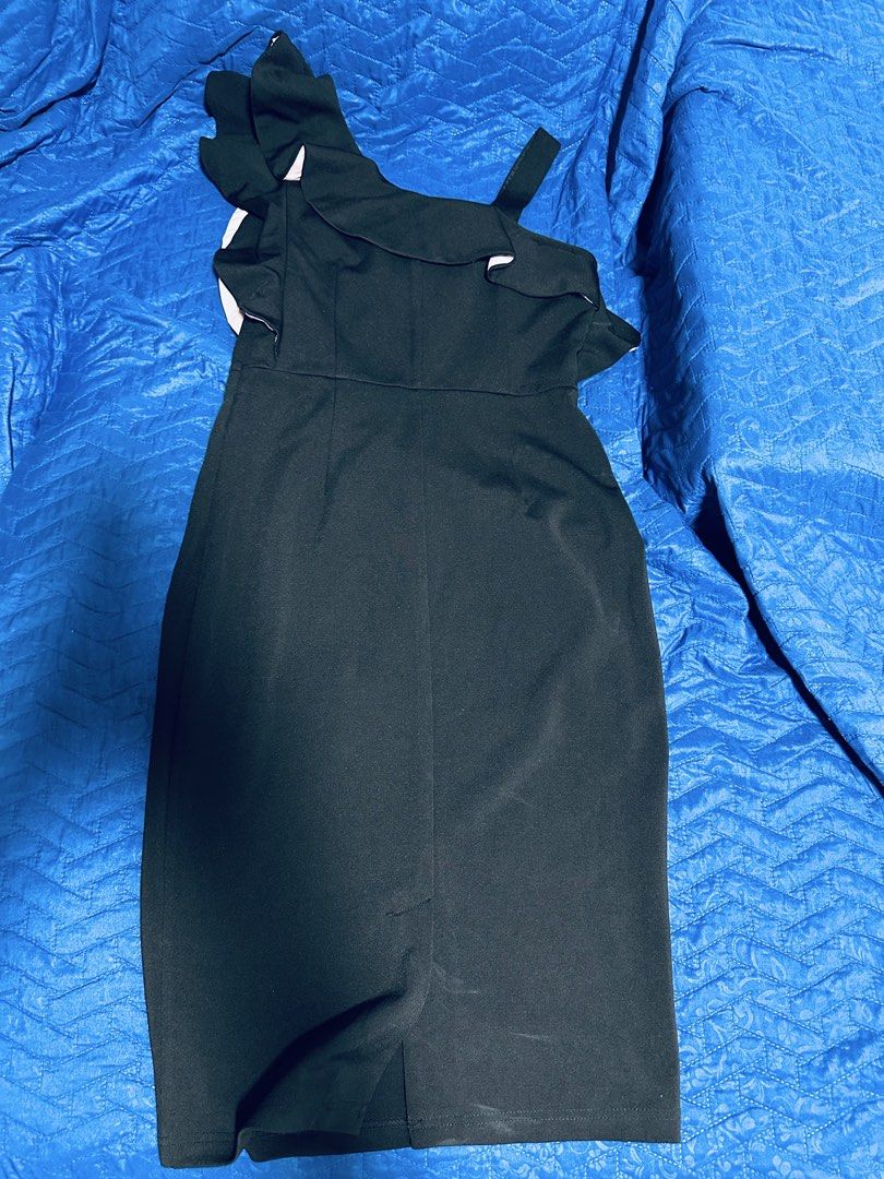 Sets (Category: Sets or Coordinates) located in Singapore. Submitted by cindy9357propnex (Listing ID 1457761778, Image 3). Description: One dress. One set Bareback Top and blue pants. For only $10 Fast deal. .