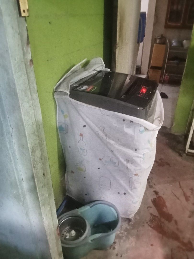 Sharp 7.0kg Top Load Washing Machine ES-JN07A9 (Category: Washing Machines and Dryers) located in Manila. Submitted by lanceydowp (Listing ID 1457772647, Image 2). Description: - Sharp Top Load Washing Machine - 7.0kg Capacity - Model: ES-JN07A9 - Digital Display (shows time remaining) - 10-Year Motor Warranty - Works well - Selling due to upgrade to a bigger unit - Pickup only.