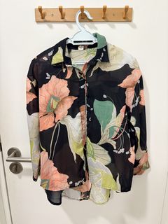 (Category: ) located in . Submitted by ur_wardrobe (Listing ID 1457860855, Image 1). Description: .