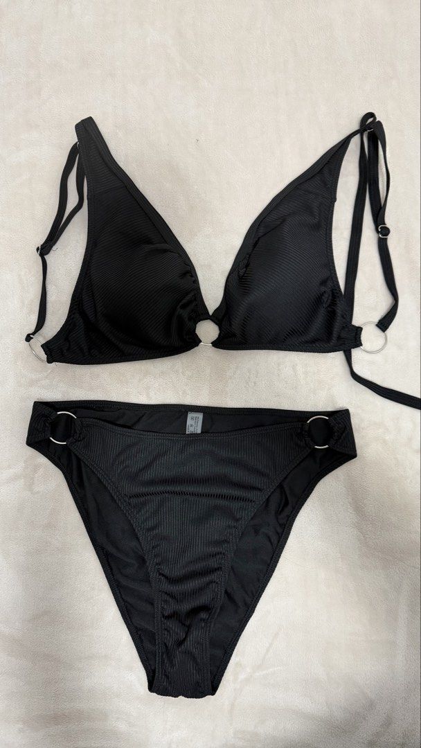 SHEIN Black Two Piece Swimsuit - Plus Size - 1XL (Category: Bikinis & Swimsuits) located in Marilao. Submitted by deserve101 (Listing ID 1457729369, Image 1). Description: .