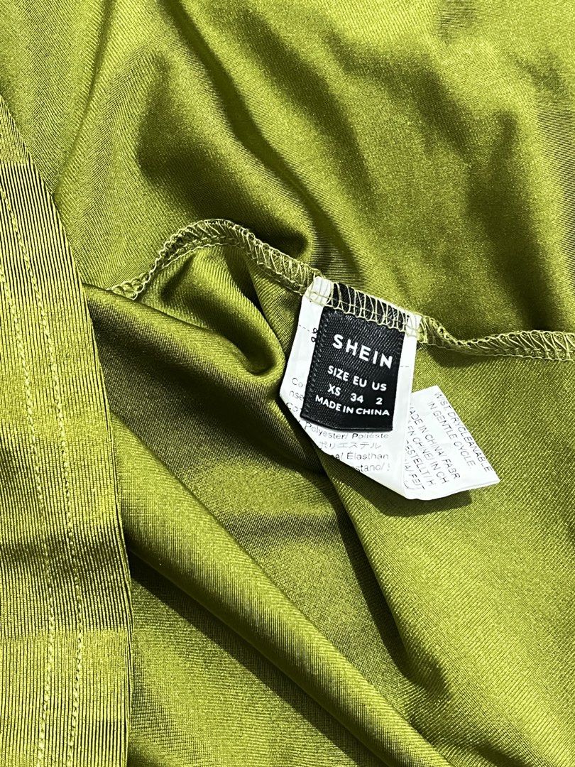 SHEIN Tube Top (Category: Sleeveless) located in Valenzuela. Submitted by mrythings (Listing ID 1457721287, Image 2). Description: - ₱180 each - Colors: Lime Green & Royal Blue - Size: XS-Small.