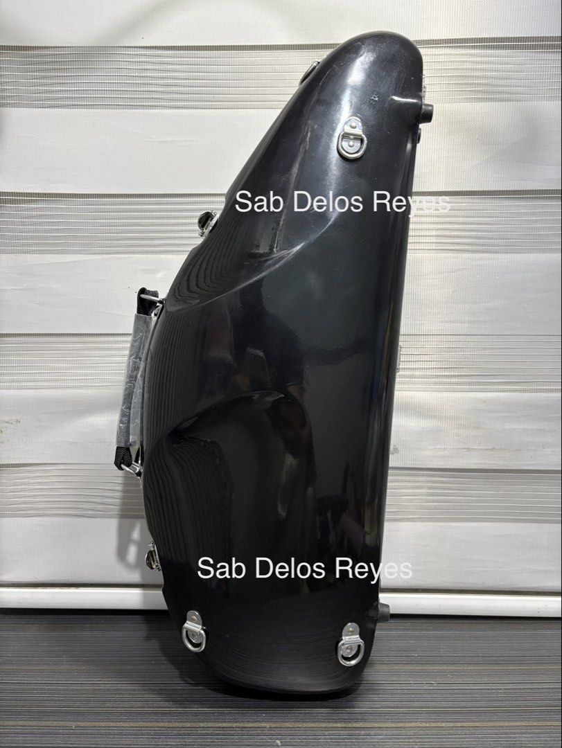 Alto Saxophone C.C Shiny Case (Category: Musical Instruments) located in Manila. Submitted by musicman12 (Listing ID 1457782868, Image 2). Description: Alto Saxophone : ✨ C C Shiny Case ✨ Crafted by Eastman Brand New ⭐️ Back-pack System ⭐️ Hard Fiberglass shell ⭐️ Special Rubber Case-edge seal ⭐️ reinforced ⭐️ Color - Black ⭐️ Bottom Stud ⭐️ Lined With Premium velvet 🌟 Flexible Handle.
