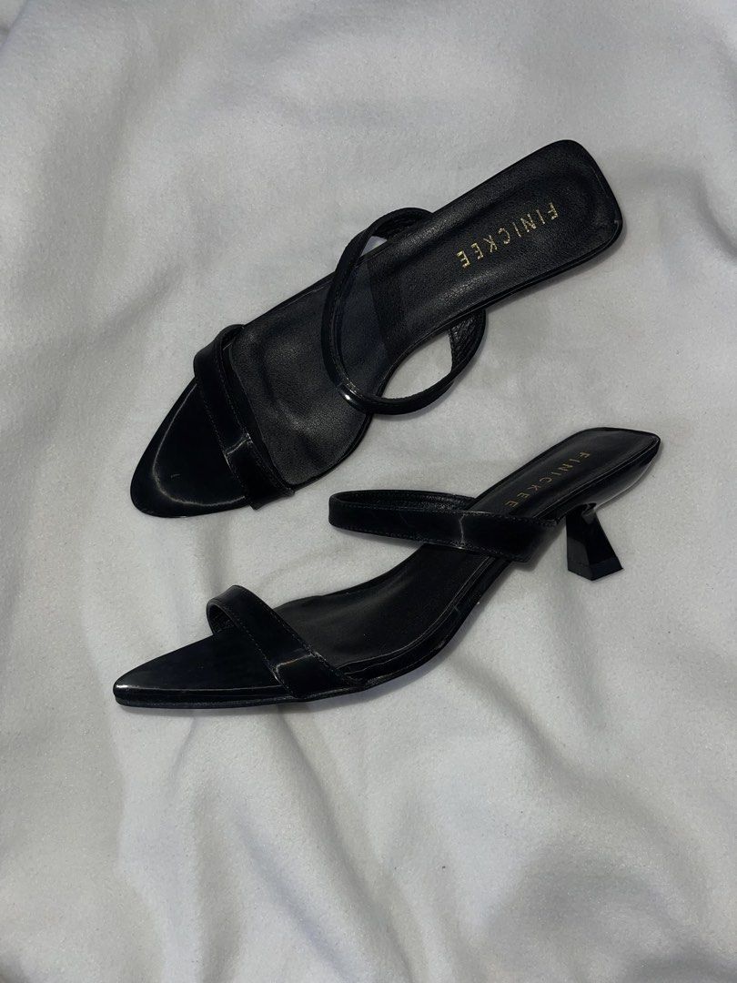 SIZE 40 Kitten heels (Category: Flats & Sandals) located in Marilao. Submitted by hello.kai_ (Listing ID 1457836150, Image 3). Description: - size 40 - with box - never been used!! sinukat lang po rfs: hindi kasya 🥹.
