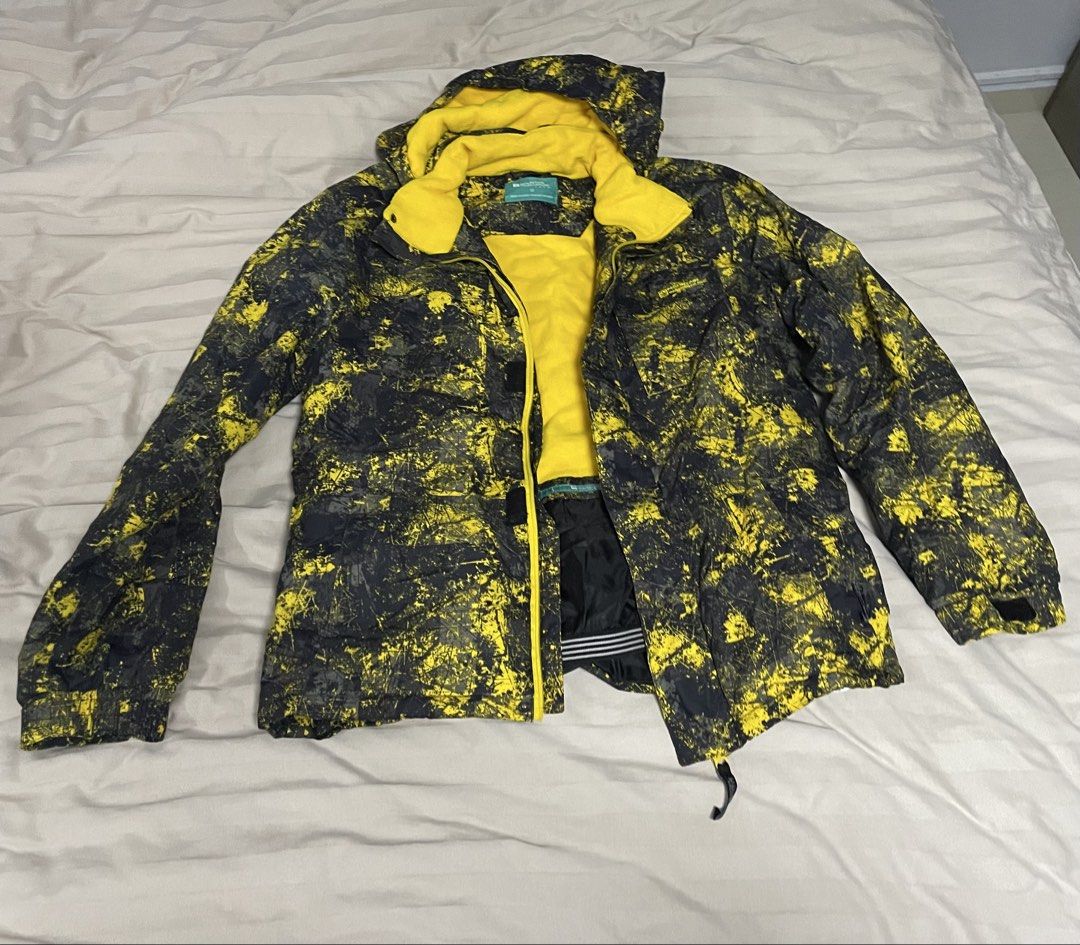 Ski Jacket (Category: Babies & Kids Fashion) located in Singapore. Submitted by wenw456 (Listing ID 1457714246, Image 1). Description: Ski Jacket for a big kid or fun sized adult! Selling because I am moving. Jacket served me fantastically well. Get it for a steal!.