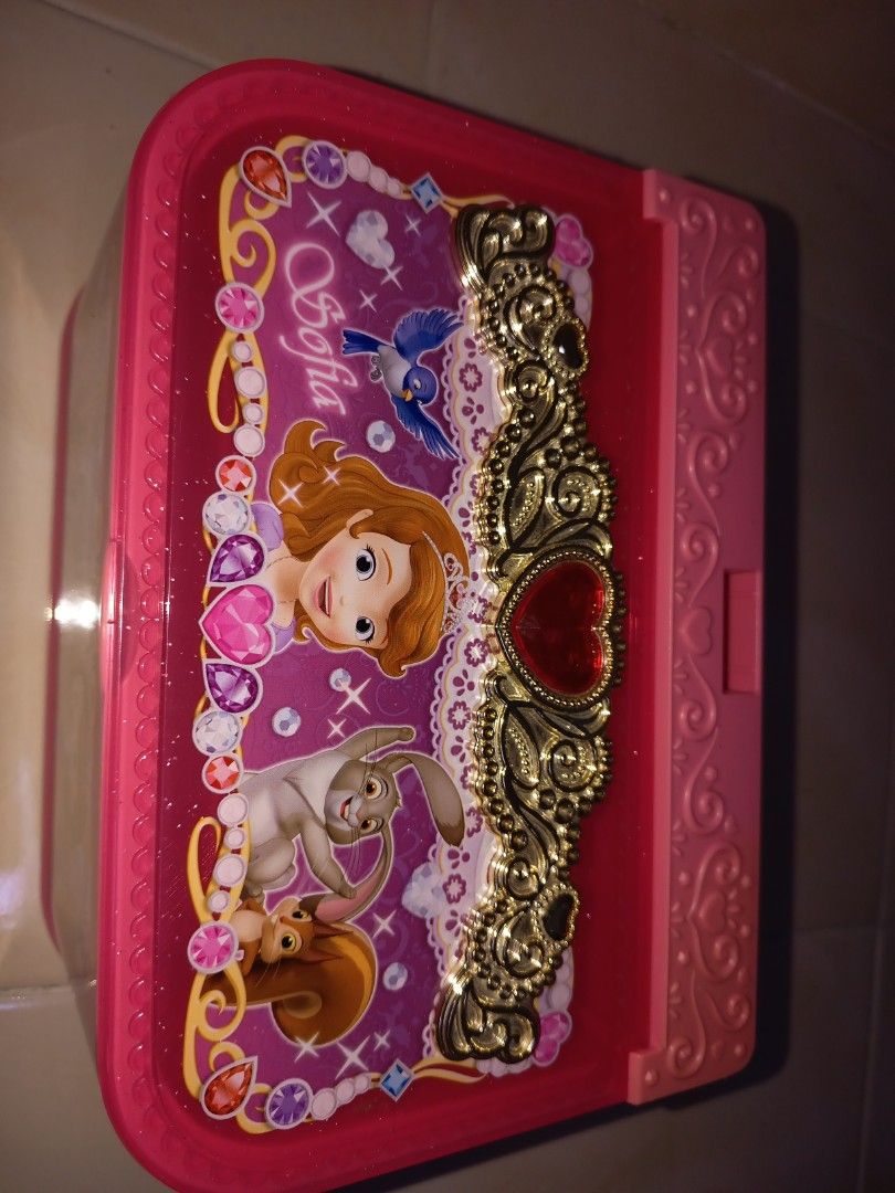 Sofia the First box (Category: Accessory holder, box & organisers) located in Kajang. Submitted by nur_shop1 (Listing ID 1457760572, Image 2). Description: sofia the first box.