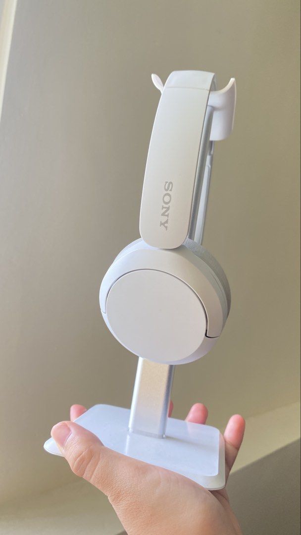 Sony WH-CH520 (Category: Headphones & Headsets) located in Dagupan City. Submitted by itsiarah (Listing ID 1457721916, Image 3). Description: need funds and LAST PRICE NA PO! 2 months palang po nagamit with warranty and box .