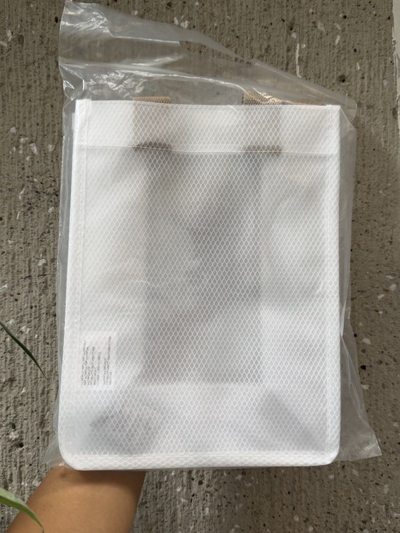 Starbucks Tote Bag Siren White (Category: Tote Bags) located in Paranaque City. Submitted by bcjav (Listing ID 1457768781, Image 2). Description: .