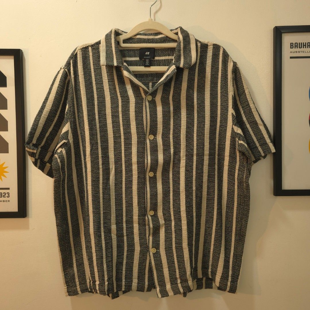 Striped Button down shirt (Category: Tshirts & Polo Shirts ) located in Cagayan de Oro. Submitted by dump.gallery (Listing ID 1457725291, Image 1). Description: H&M Striped Button down shirt 22.5 x 25.5 Ps. Not thrifted. Preloved item bought from the original store, rarely used, and in excellent condition. Condition rate: 9/10 Color rate: 10/10 Issue/s: None Mine: P 199.