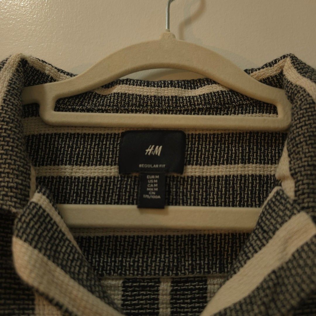 Striped Button down shirt (Category: Tshirts & Polo Shirts ) located in Cagayan de Oro. Submitted by dump.gallery (Listing ID 1457725291, Image 3). Description: H&M Striped Button down shirt 22.5 x 25.5 Ps. Not thrifted. Preloved item bought from the original store, rarely used, and in excellent condition. Condition rate: 9/10 Color rate: 10/10 Issue/s: None Mine: P 199.