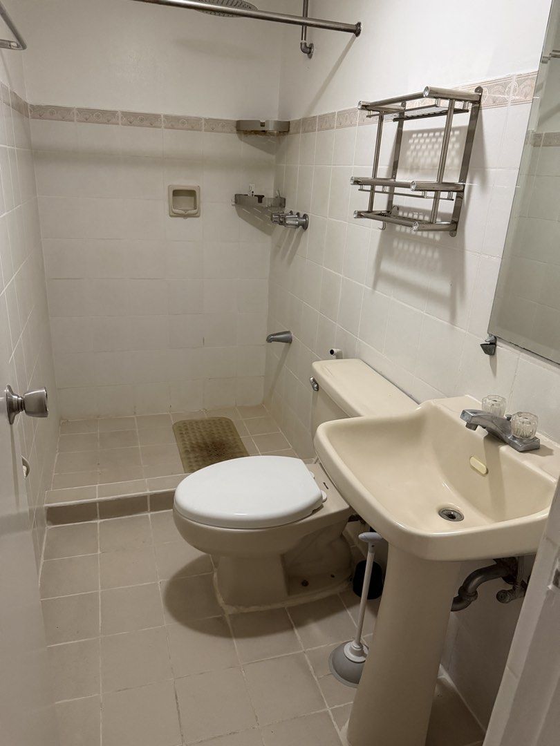 Studio unit for Sale Perla Mansions 43 Sqm (Category: Apartments & Condos) located in Manila. Submitted by narcisorealty (Listing ID 1457729891, Image 2). Description: Perla Mansions Legaspi village Studio unit for sale 43.90 Sqm 1 parking slot .