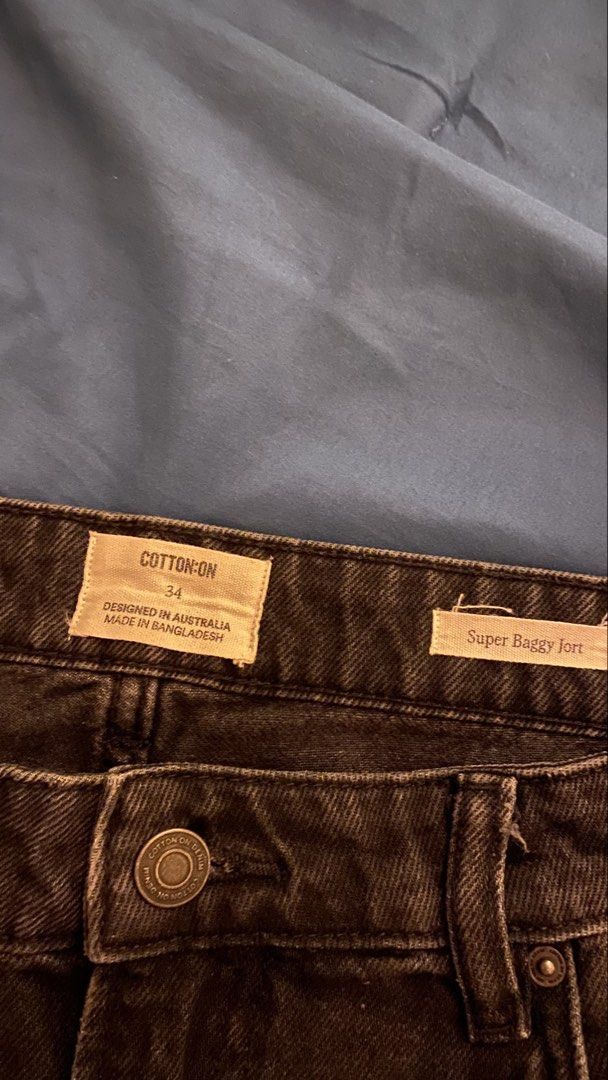 Super Baggy Jorts Denim (Category: Shorts) located in Meycauayan. Submitted by arkibo (Listing ID 1457857768, Image 2). Description: - Brand: Cotton On - Color: Black wash denim - Fit: Super baggy - Size: 34 - Design: Designed in Australia - Origin: Made in Bangladesh - Style: Great for casual wear - Condition: Please check photos for details bought this for ₱4,200 in-store will sell it for ₱3000 (negotiable) .