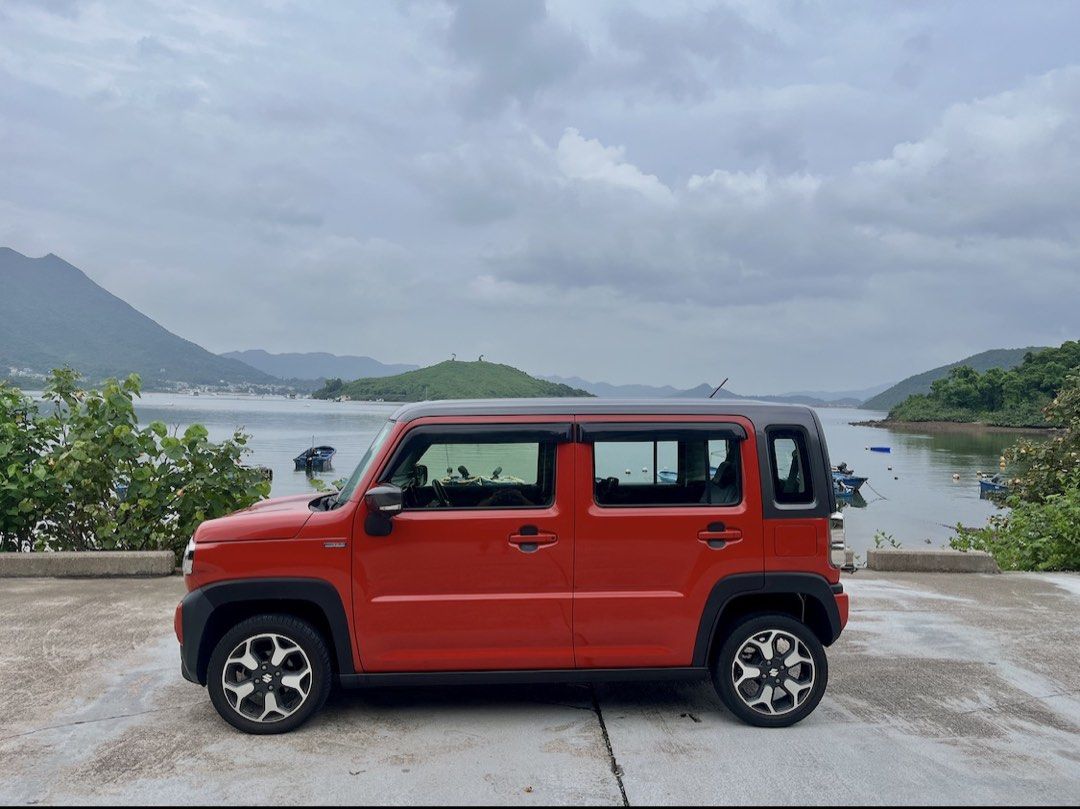 Suzuki Hustler Hybrid Auto （分類：車輛放售）位於 Hong Kong。 由 chessvt55558 提交（商品編號 1457791701，圖片 2）。簡介： 2021，混能5座 658cc 自動AT 0首、29xxx公里、橙黑色、黑籠、牌費至明年5月、360鏡頭Keyless泊車感應 Carplay。