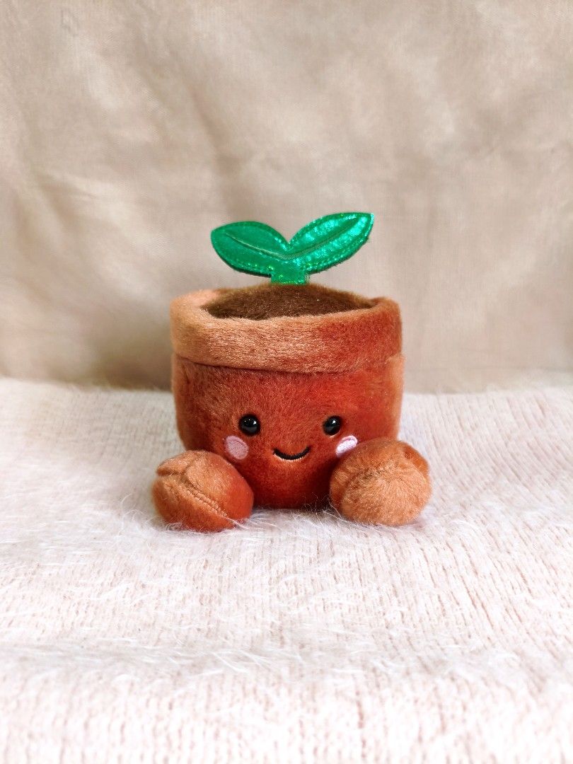 Terra Pot Plant Stuffed Plush Toy (Category: Plushies & Soft Toys) located in Angono. Submitted by plushpals (Listing ID 1457760505, Image 1). Description: .