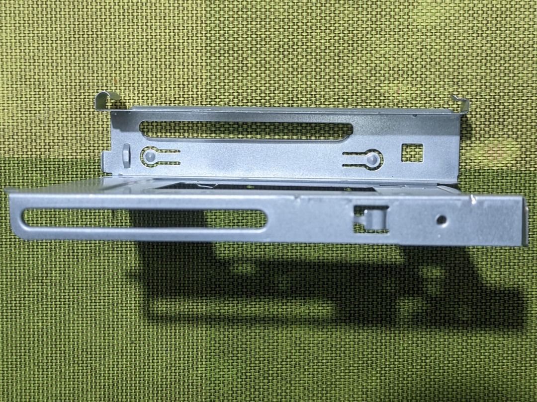 Thinkcentre secondary 3.5 HDD caddy mount with HDD bracket (Category: Computer Parts) located in Manila. Submitted by binondodentist (Listing ID 1457880752, Image 3). Description: Thinkcentre secondary 3.5 HDD caddy mount with HDD bracket for ThinkCentre M90t M80t M70t P340 P350 P360 P3 P358 P348 rfs- walang fitting para sa Thinkcentre M920t mid tower.