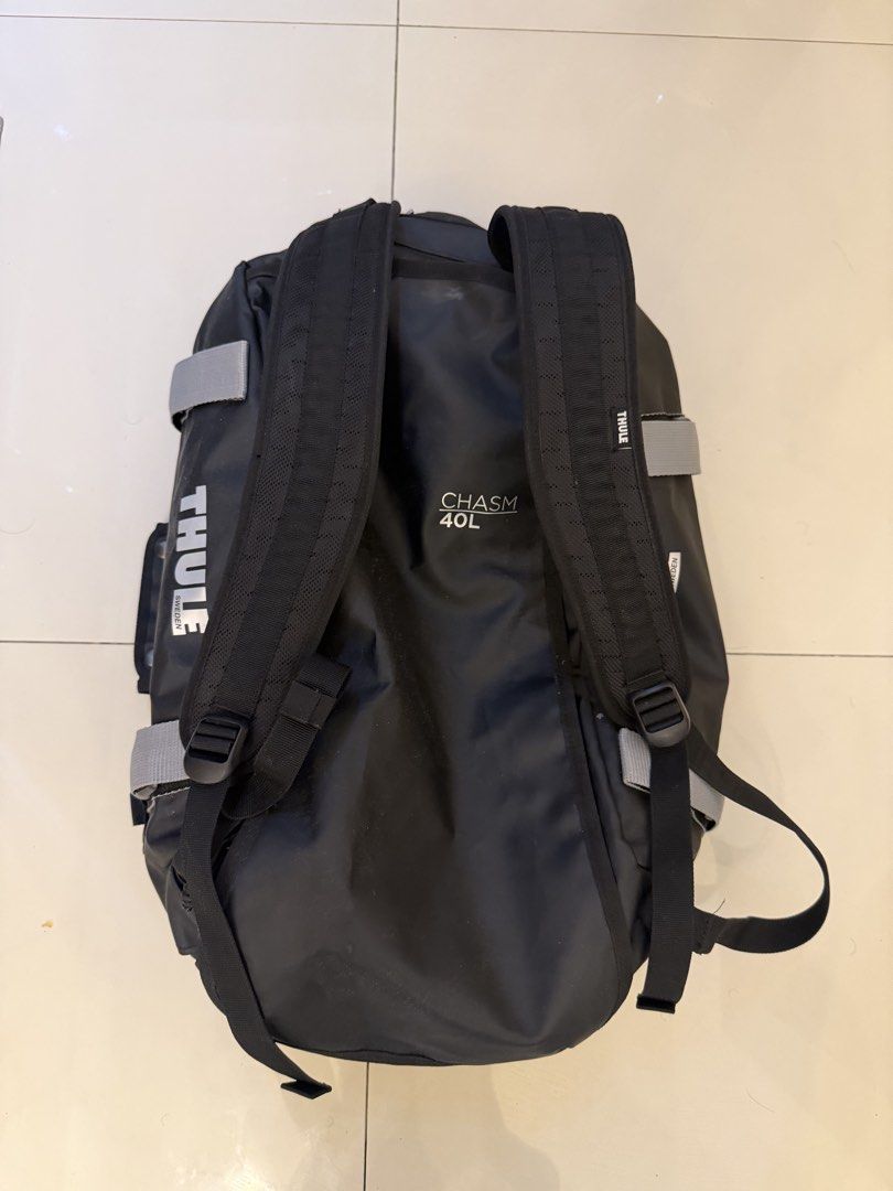 Thule Chasm Duffle 40L Backpack (Category: Backpacks) located in Taguig. Submitted by errollatumbo (Listing ID 1457773811, Image 2). Description: .