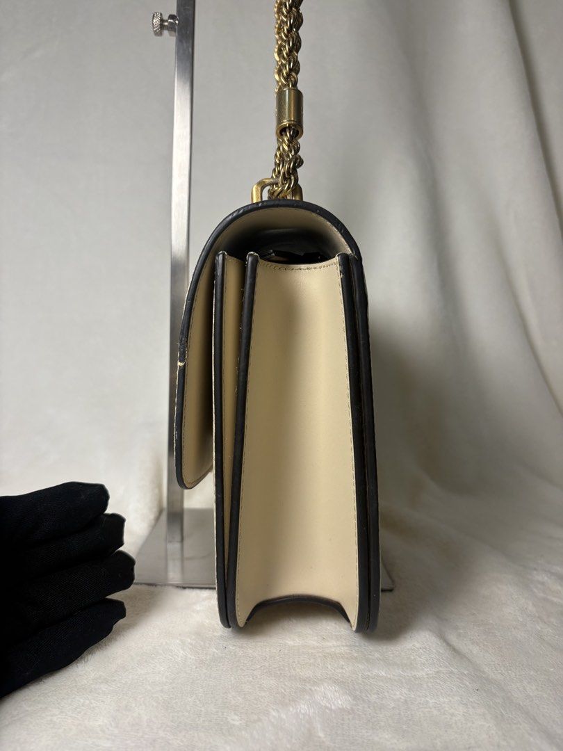 Tory Burch Chain Bag (Category: Luxury Bags & Wallets) located in Santa Rosa. Submitted by alinauy (Listing ID 1457759225, Image 3). Description: DETAILS • Authentic Tory Burch • Model: Eleanor • Color: Cream/Beige • Hardware: Gold-tone • Chain: Gold-tone • Material: Leather • Size: 18.5 cm × 6.5 cm × 13.5 cm • Condition: Like new • Inclusion: Dust bag only CONDITION • Please refer to all photos for the actual condition of the item. • Actual item