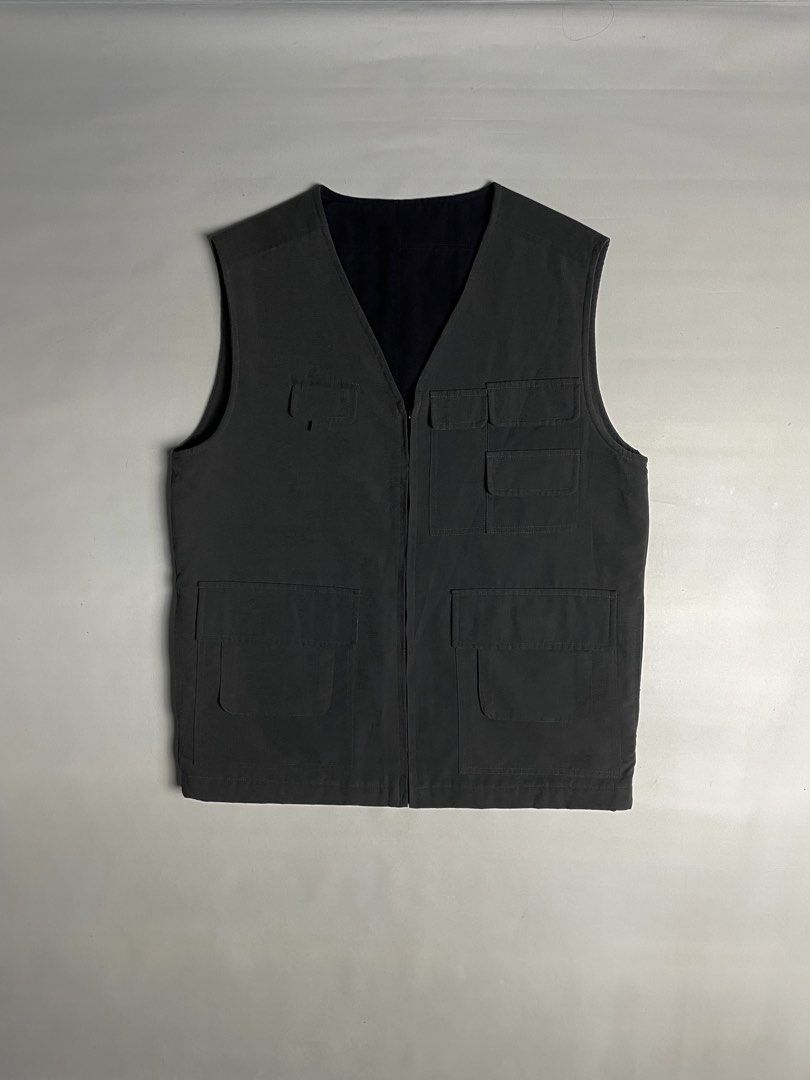 TOSS - Multipocket Vest (Category: Vests) located in Puerto Princesa. Submitted by palawan.swagdealer (Listing ID 1457804959, Image 1). Description: TOSS Multipocket Vest 48 on tag Width: 21" Length: 27" 9/10 color rate Very good condition No major flaws.