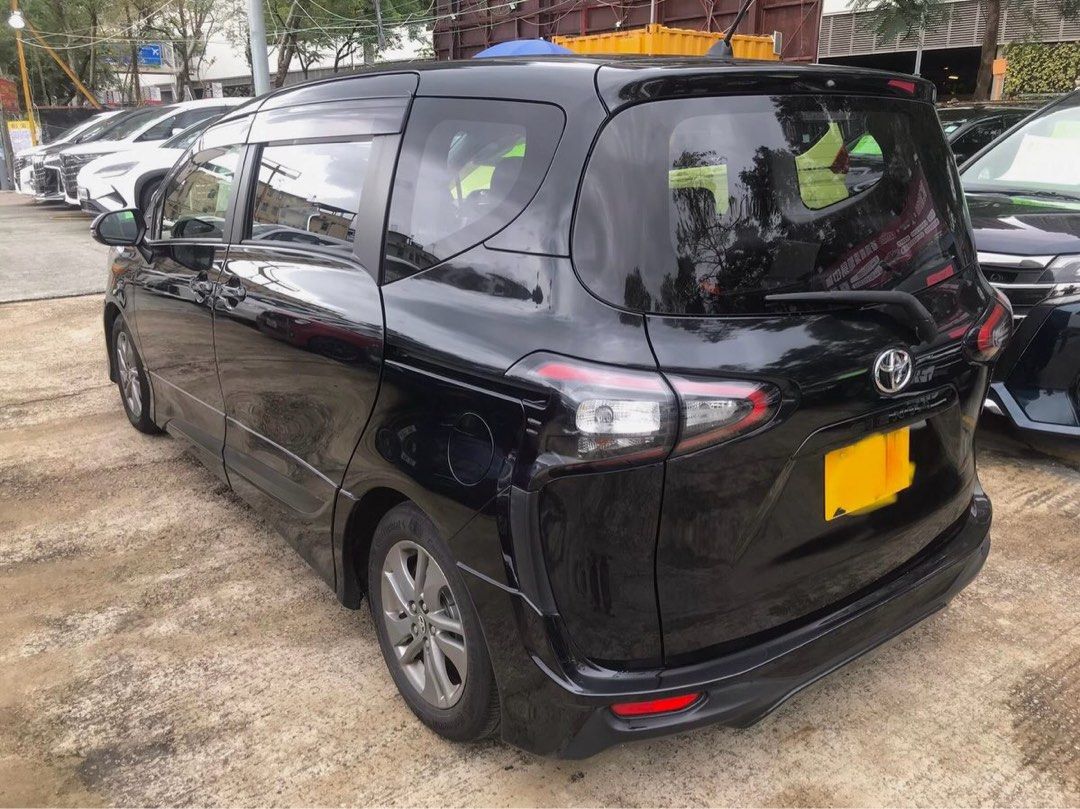 Toyota Sienta 1.5 G 7-Seater (A) （分類：車輛放售）位於 Hong Kong。 由 galaxymotorhk 提交（商品編號 1457709861，圖片 3）。簡介： 【出售】Toyota SIENTA 7 Seater｜2017 - ▪引擎：1496cc 自動波 ▪顏色：Black 黑色🖤 ▪配置：7 座位、Keyless、雙電趟門、越線提示 ▪改裝：蒙羅麗沙包圍 ▪車況：1字牌｜乾淨企理🩵 ▪售價：$65,000 - ✅7座位，闊落車廂，一家大細出街超舒服 ✅最正係7人車港車北上，1架車7個人👍🏻 ✅改裝外觀包圍，型格黑色，好睇又實用 ✅自動波，易駕易泊，去邊都無壓力 - ❤️歡迎預約睇車、試車❤️ 😍啱心水就嚟睇咗先啦👍🏻 - 📍地址：元朗大旗嶺路335號（請先預約💕） -… 顯示主題標籤。
