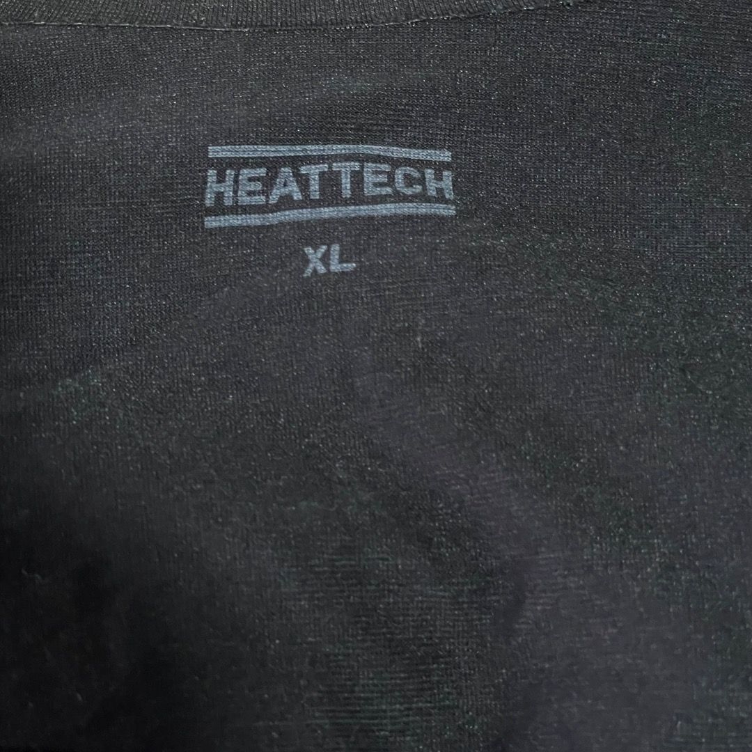 Uniqlo Heattech XL on Tag (Category: Longsleeves) located in Bacolor. Submitted by chicn_classy (Listing ID 1457712652, Image 3). Description: .