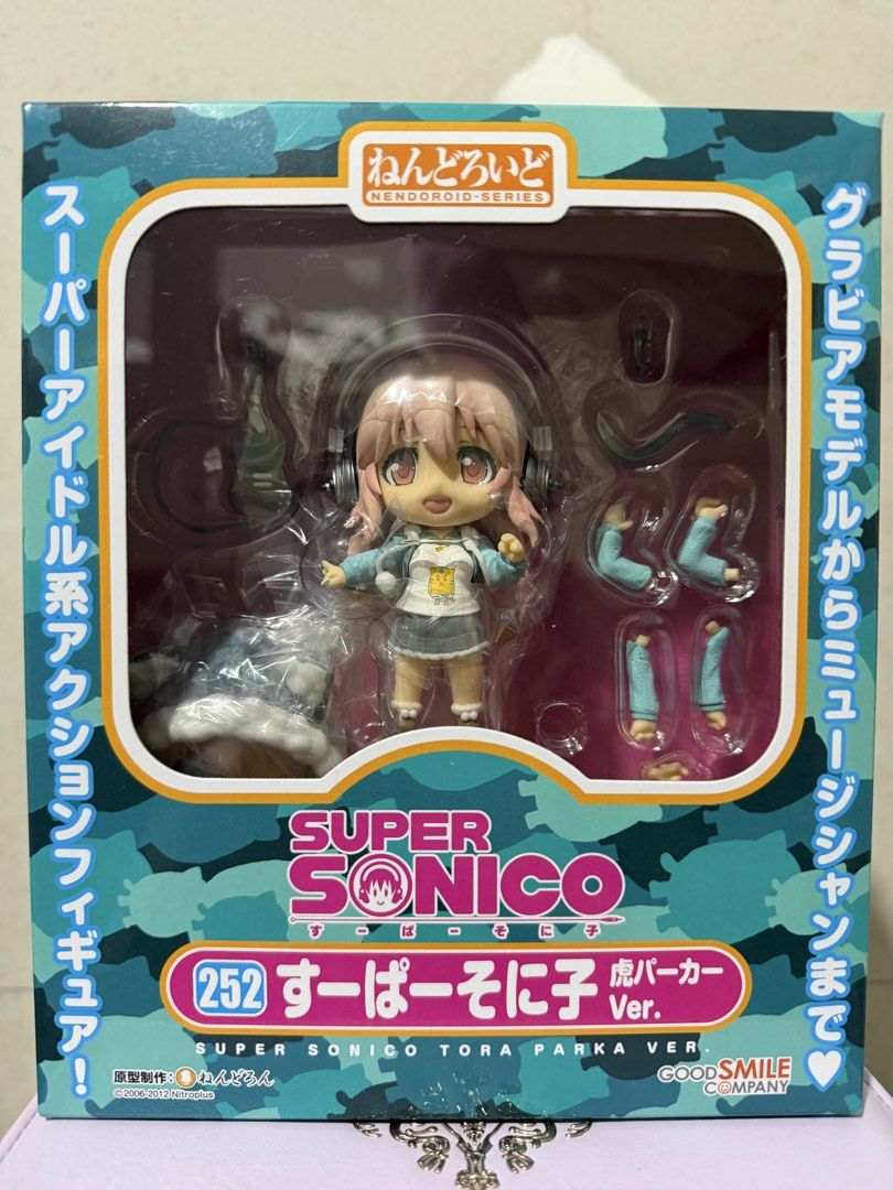 UNOPENED Super Sonico Nendoroid (Category: Designer & Blind Box Toys) located in Manila. Submitted by kentasaur (Listing ID 1457806651, Image 1). Description: never opened unused super sonico nendoroid wysiwyg MOP: GCash.