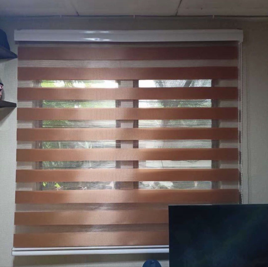 Used blinds for windows (Category: Other Home Furniture) located in Pasig City. Submitted by ce_16 (Listing ID 1457793618, Image 2). Description: rfs: doesn’t use anymore size 180x160 cm pasig loc pick up.