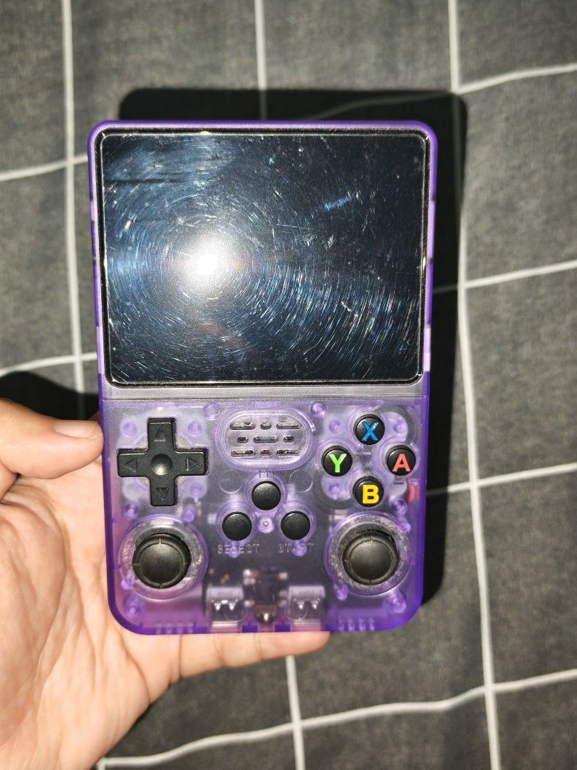 [USED] GameCove R36S 64GB (Category: Nintendo) located in Tagaytay City. Submitted by abelmossch (Listing ID 1457740291, Image 2). Description: Used to play retro games pero dahil sa work, di na makapaglaro. Specs: - 3.5-inch IPS OCA full-lamination screen - 640 x 480 pixels (4:3 aspect ratio) - Dual joysticks, standard D-pad, shoulder buttons (L/R), and a clean button layout. Condition & Features: - Great for retro gaming (PS1, GBA, Arcade, etc.