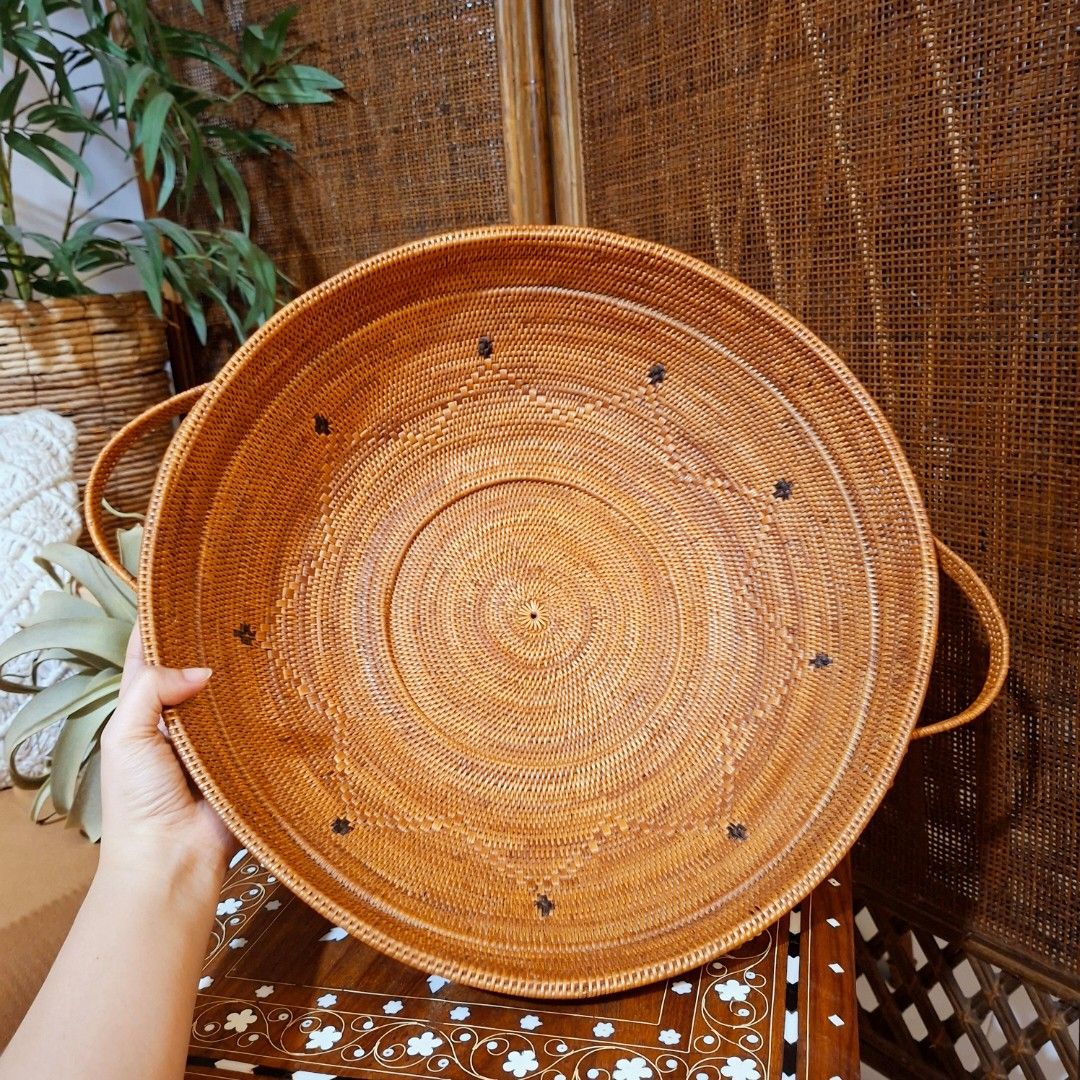 Vintage artisan hand woven basket (Category: Storage Boxes & Baskets) located in Dasmarinas. Submitted by millennialmeetsvintage (Listing ID 1457813848, Image 2). Description: 43 cm diameter 13cm depth in excellent condition last price posted, no haggling 🙅🏻‍♀️ 🌍ships from DASMA, CAVITE 🚚 shipping via Lalamove only ❌no reservations, first-to-pay basis ❌no physical store, no walk-ins ❌no COD transactions.