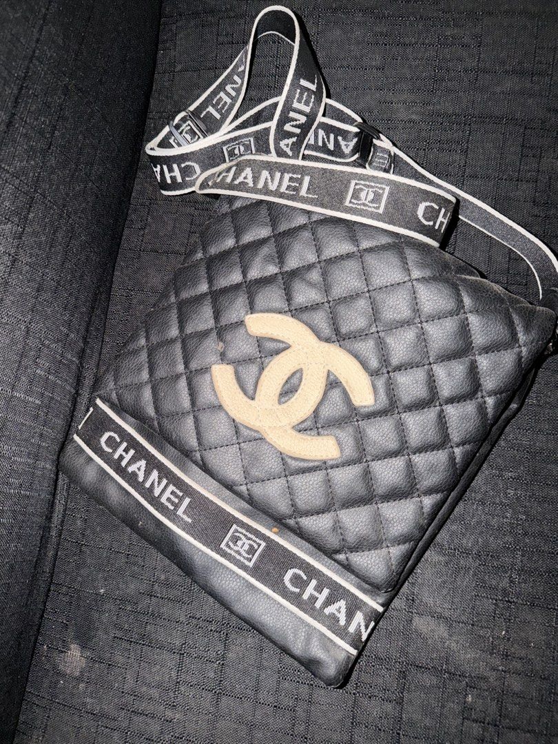 Vintage Chanel Unisex Bag (Category: Luxury Bags & Wallets) located in Manila. Submitted by originalbagsph (Listing ID 1457763413, Image 2). Description: - Spacious interior - Classic and versatile design.