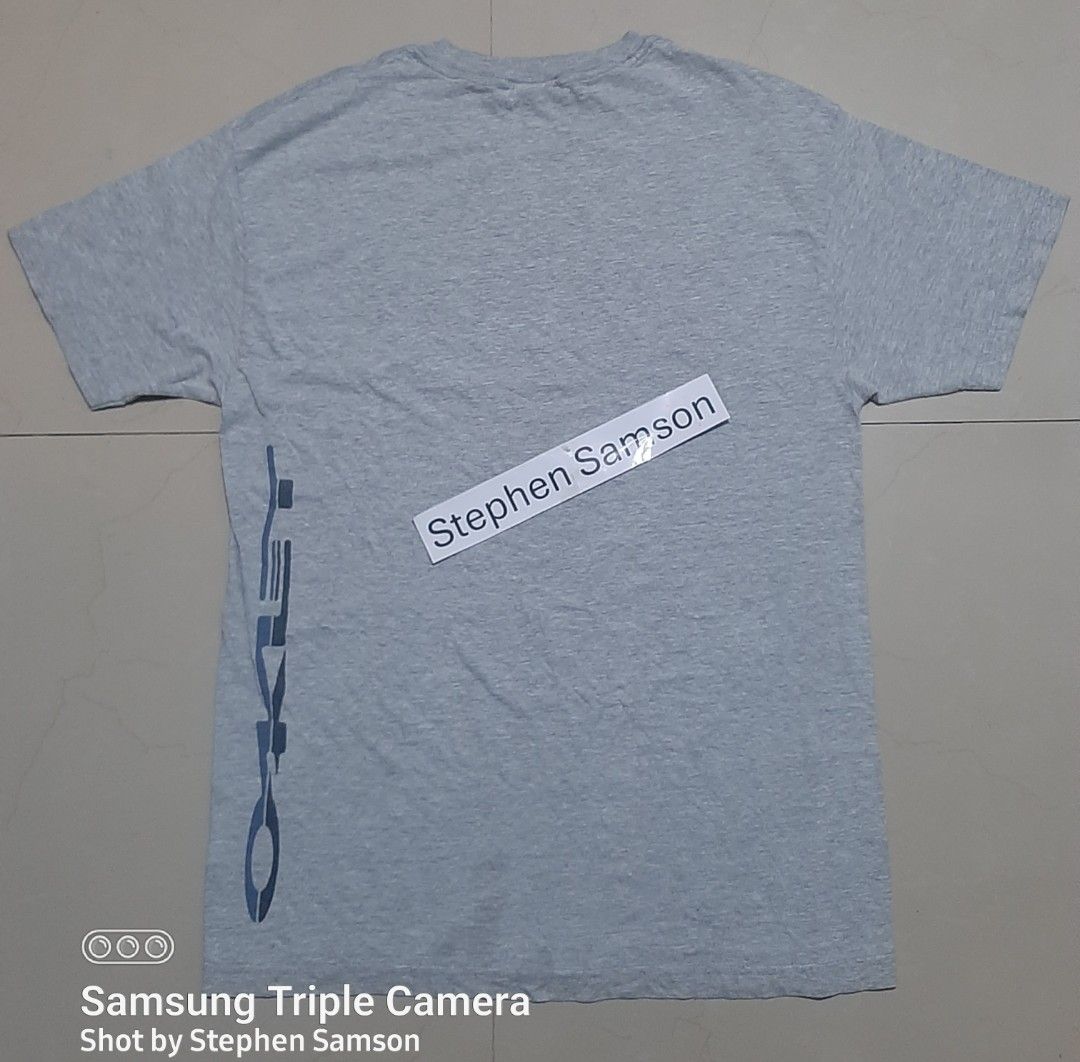 Vintage Oakley Shirt (Category: Activewear) located in Noveleta. Submitted by nep21 (Listing ID 1457722571, Image 1). Description: Oakley Vintage Shirt Size L 21x29 Very good condition 1,500 pesos Noveleta,Cavite location Shipping J&T or Lalamove.